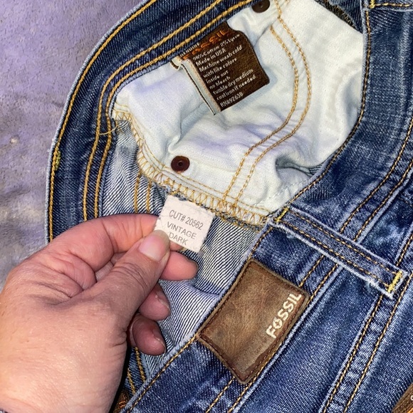 FOSSIL jeans, women's size 25 Made in the USA. Slim bootcut, "vintage dark" - Picture 5 of 10